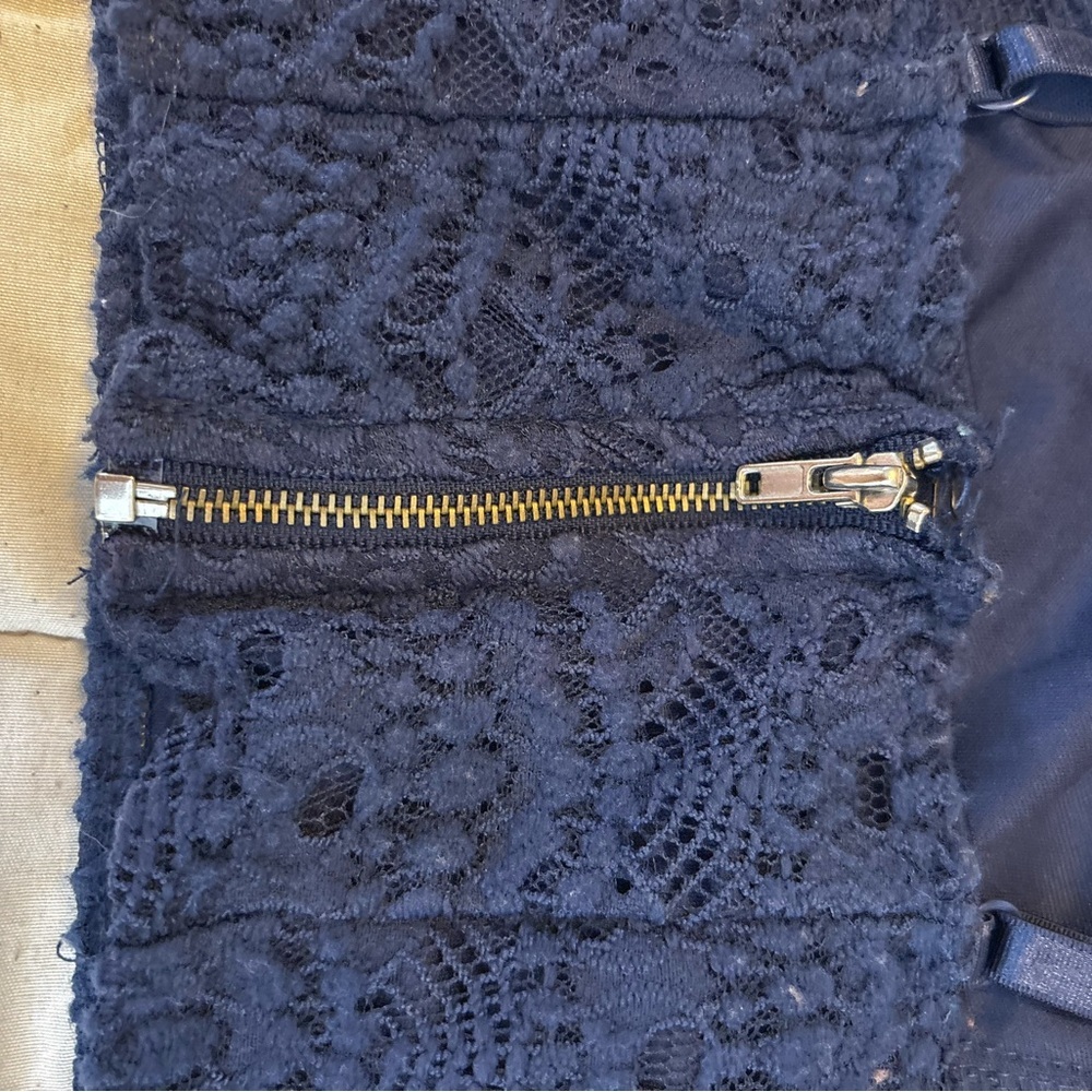 Navy Blue Lace Crop Top with Scalloped Design - Picture 7 of 8